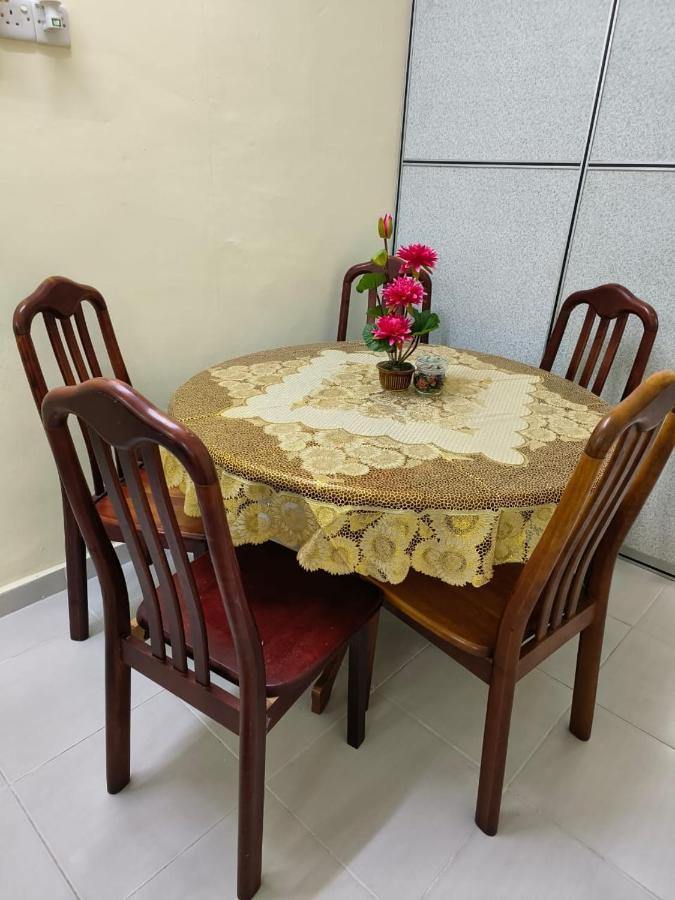 Wafiy Homestay Macang Exterior foto